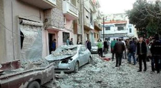 Siria, strage di bambini: autobomba esplode davanti alla scuola, 30 morti