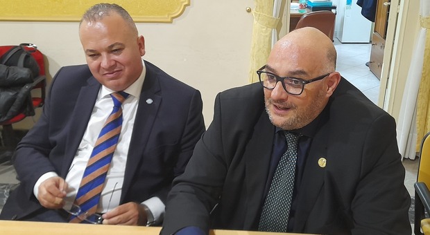 Da sinistra, il rettore Cosmin Alin Popescu e il presidente del collegio dei geometri Aniello Della Valle