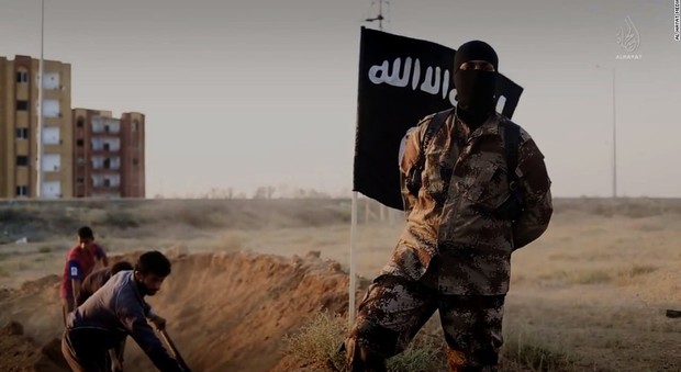L'Isis rivendica (ma non parla di kamikaze). La rivista choc: "Colpire bambini non è sbagliato"