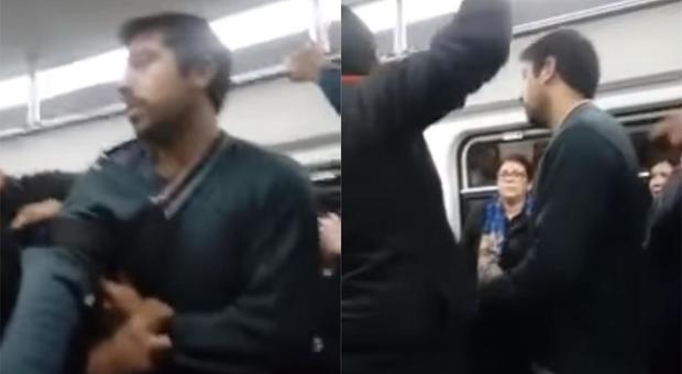 Si abbassa i pantaloni sul treno e mostra i genitali a due adolescenti: arrestato