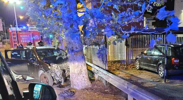 Tragico incidente sulla Statale a San Benedetto, un'auto si schianta contro un albero: morta una professoressa
