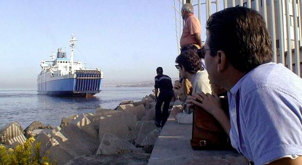 Messina, morto un marinaio: si è spezzata la cima della nave e lo ha colpito