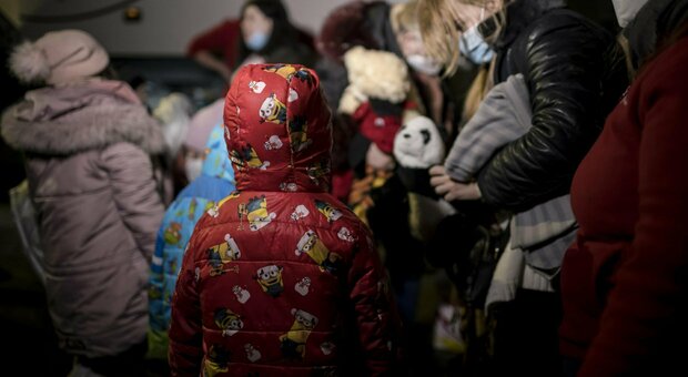Ucraina, la strage dei bambini: uccisi cinque al giorno. Colpite anche 400 scuole