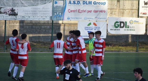 L'U19 del Cantalice festeggia uno dei 4 gol (foto Rosaria Mistretta)