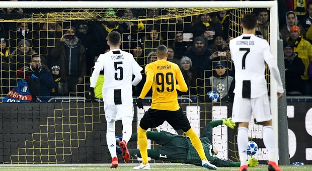 La Juventus perde e chiude prima: con lo Young Boys non basta Dybala