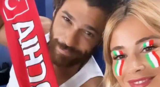 Diletta Leotta e Can Yaman, derby d'amore: il selfie a Italia-Turchia fa impazzire i social