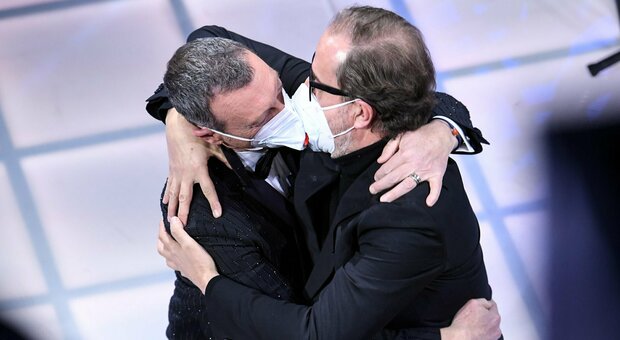 Sanremo, Liorni emozionato da Morandi. Emma D'Aquino: «Bravo Fiorello». E Marzullo promuove il bacio Amadeus-Coletta