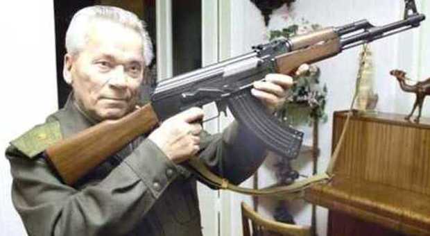 È morto Kalashnikov, il padre del fucile d'assalto sovietico