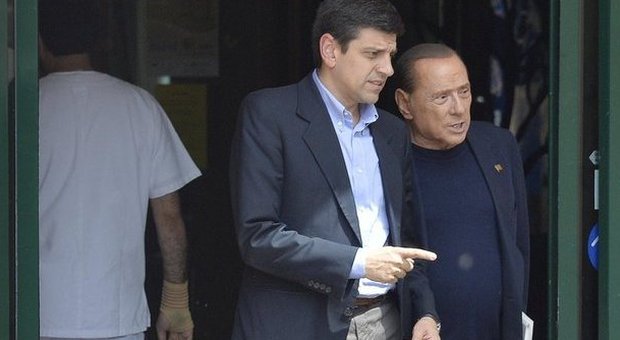 Berlusconi scatenato: il Papa mi somiglia Poi il Cav rassicura Renzi: riforme ok
