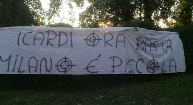 Inter, striscione minaccioso sotto casa di Icardi: «Ora basta, Milano è piccola»