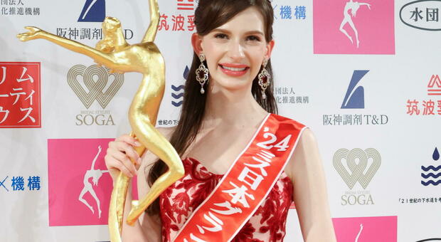 Miss Giappone: «Rinuncio al titolo». Scoperta la relazione con un uomo sposato