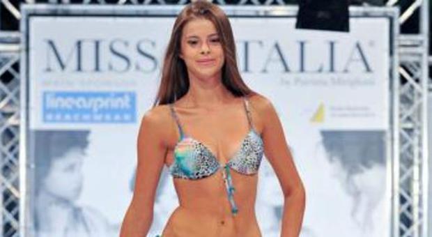 Giuria conquistata dalla 19enne Sara in finale a Miss Italia con il numero 9