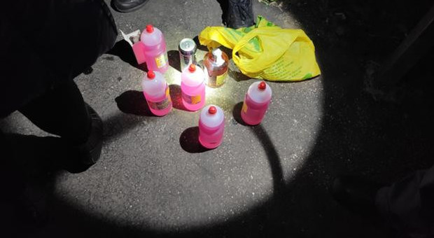 Roma: riforniva prostitute di combustibile per i falò e alcolici, denunciato 30enne