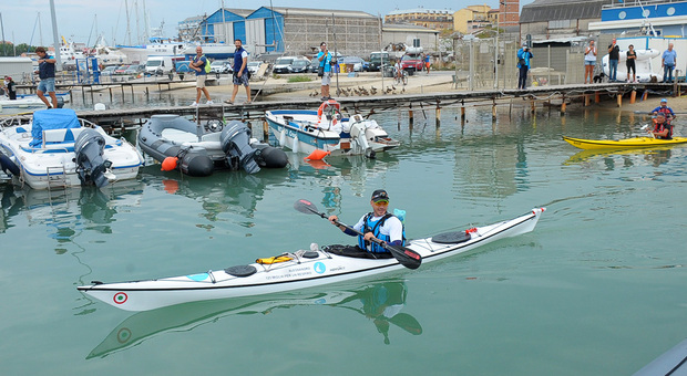 Alessandro Gattafoni in kayak verso la Croazia