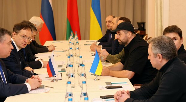 Negoziati Ucraina-Russia, su cosa si tratta? Cosa chiedono le parti e quali condizioni per il cessate il fuoco