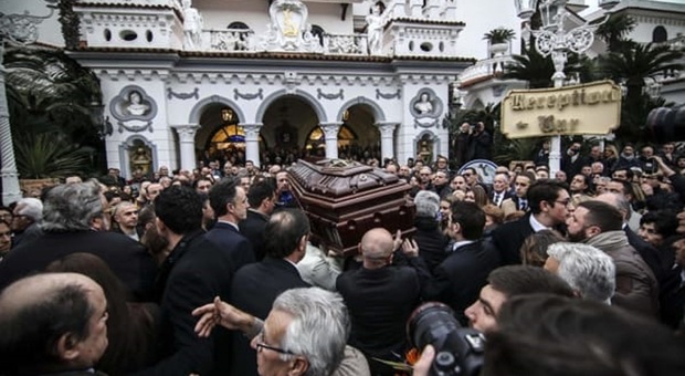 I funerali del boss delle cerimonie