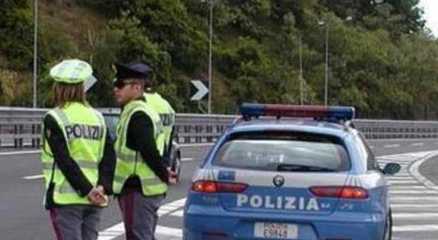 Tragedia sull'A1, due morti e due feriti in un incidente: 5 km di coda a Firenze