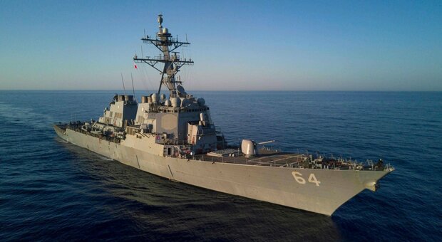 Mar Rosso, cacciatorpediniere Usa Carney abbatte missile Houthi e droni iraniani