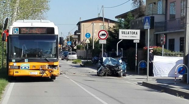 Auto contro il bus, veneziano 53enne muore, doveva sposarsi tra pochi giorni
