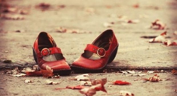 Violenza sulle donne, la Onlus Psicologia e Formazione presenta «Scarpette Rosse»