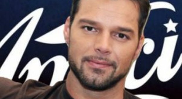 Ricky Martin, la pop star latina guiderà una squadra di Amici di Maria De Filippi