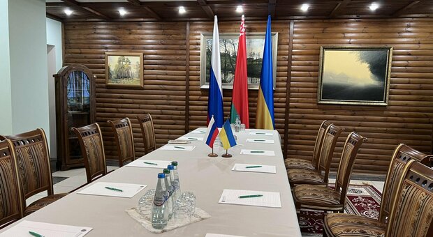 Russia-Ucraina, domani i negoziati nella foresta bielorussa simbolo della fine dell’Urss