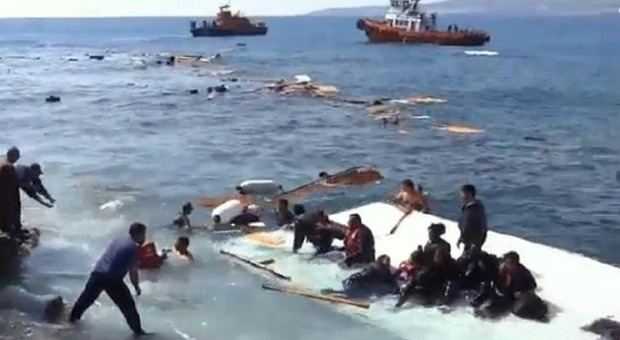 Migranti, naufragio a Rodi: 3 morti, c'è anche un bimbo. Duecento a bordo, si temono molte più vittime