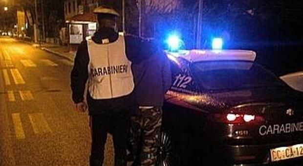 L'uomo è stato portato in caserma dai carabinieri