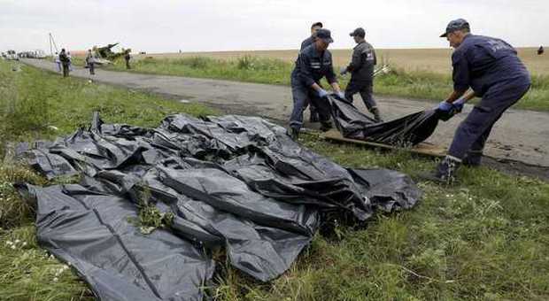 Aereo abbattuto, via libera agli ispettori Onu. 169 corpi su un treno per Donetsk