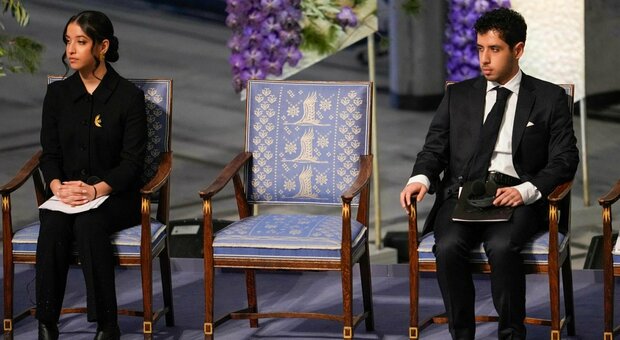Sedia vuota per Narges Mohammadi a Oslo: il Nobel per la pace consegnato ai figli della dissidente