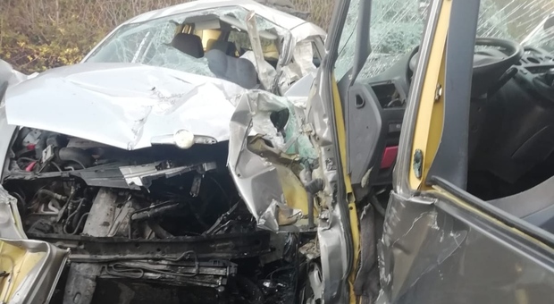 Incidente fra due auto ad Anagni, morto un 31enne di Roma
