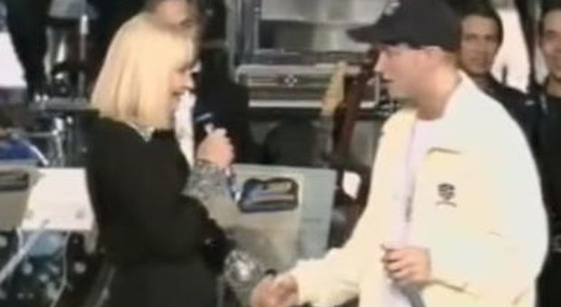 Junior Cally, quando Eminem fece indignare a Sanremo con i versi sessisti