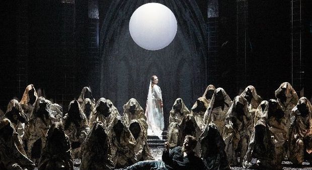La suora fantasma di Gounod seduce i melomani parigini