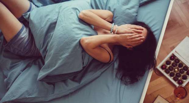 Sesso, a una donna su 7 fa male: il dolore sotto le lenzuola, e la coppia rischia