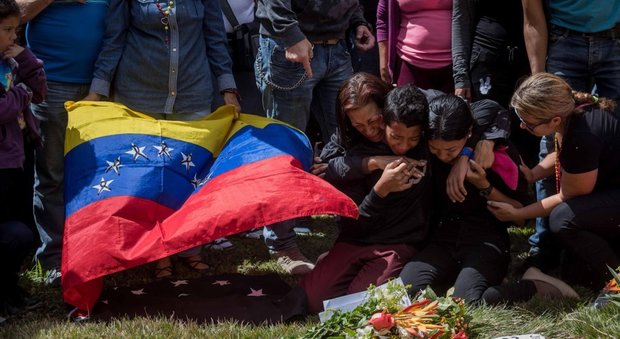 Venezuela, sepoltura senza funerale per Oscar Perez e i suoi 6 compagni