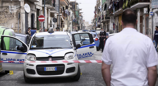 Sparatoria a Napoli durante la rapina al portavalori, inseguimento per chilometri