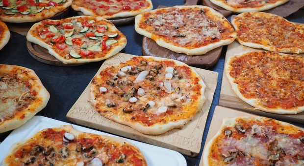 Pizza sospesa per 700 persone bisognose, il regalo di un imprenditore anonimo: «Una vera e propria carezza ai nostri utenti»