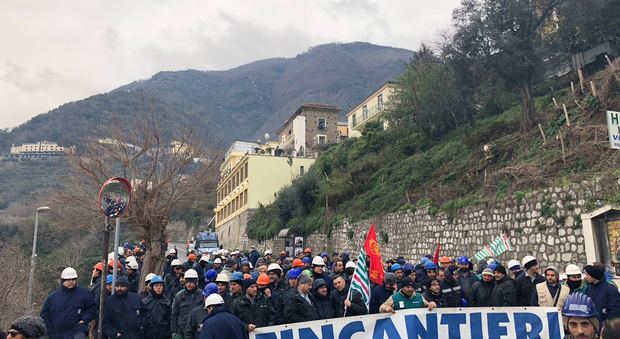 Fincantieri, operai in protesta: due ore di stop sulla Sorrentina