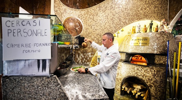Turismo, Sos di hotel e ristoranti: «A Napoli mancano 6mila dipendenti»