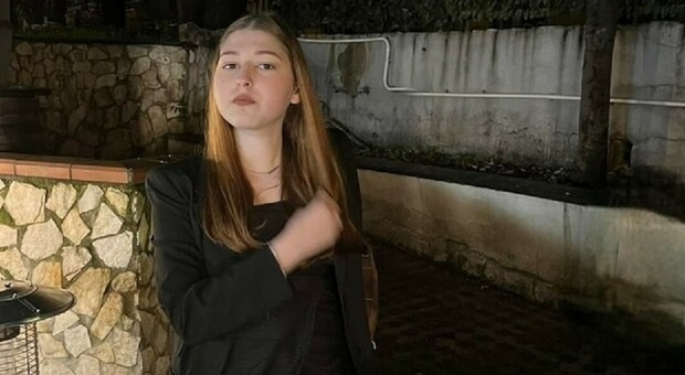 Maria Francesca Gallo muore a 17 anni, stroncata da un male incurabile: il dolore di Afragola