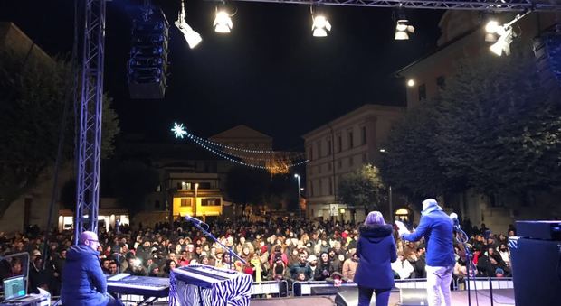 Piazza Mazzini la sera dell'ultimo dell'anno