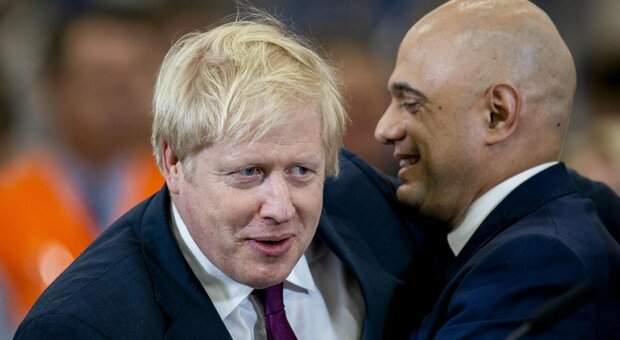 Gran Bretagna, Boris Johnson a contatto con il Ministro della Salute (positivo dopo due dosi) ma niente isolamento