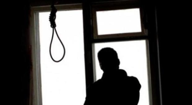 Crisi, il semestre nero dei suicidi: 121 dallo scorso gennaio