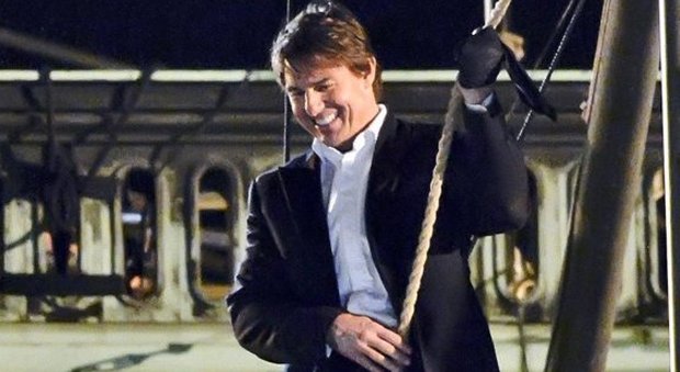 Mission Impossible 6, il salto finisce male: infortunio per Tom Cruise durante le riprese