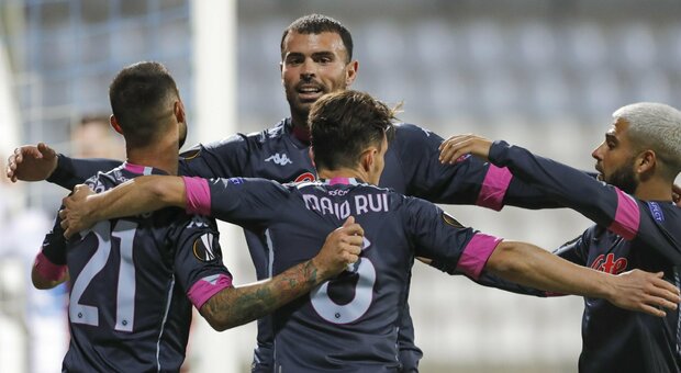 Il Napoli fa il suo dovere: 2-1 al Rijeka in rimonta ma fatica