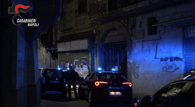 Napoli, otto arresti nella notte: sgominato il «gruppo di Ngopp Miano» del clan Lo Russo