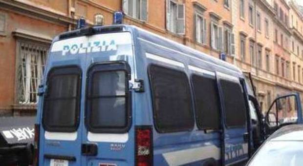 Roma, Esquilino: locali commerciali irregolari e spaccio di droga, sei arresti e 17 denunce