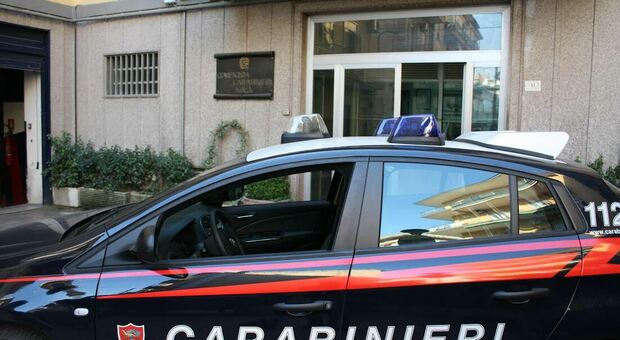 Accelera alla vista dei carabinieri, raggiunto dopo 4 km e arrestato: trasportava rifiuti ferrosi