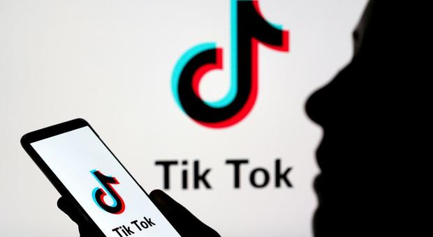 TikTok, l'app cinese vietata ai militari: «È una cyberminaccia»
