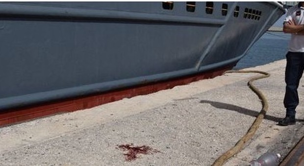 Ancona, tragedia al porto: il cavo d'ormeggio si spezza e colpisce operaio: muore 33enne